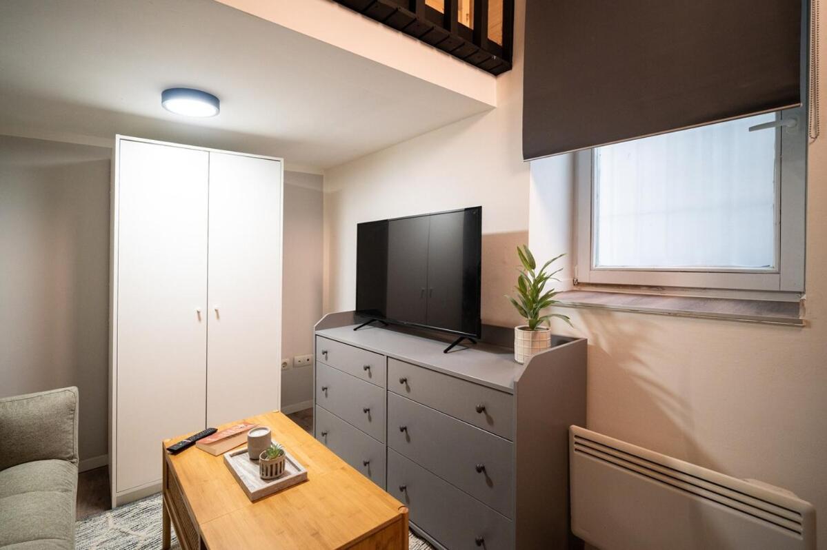 Gallery Gem In Downtown Appartement *